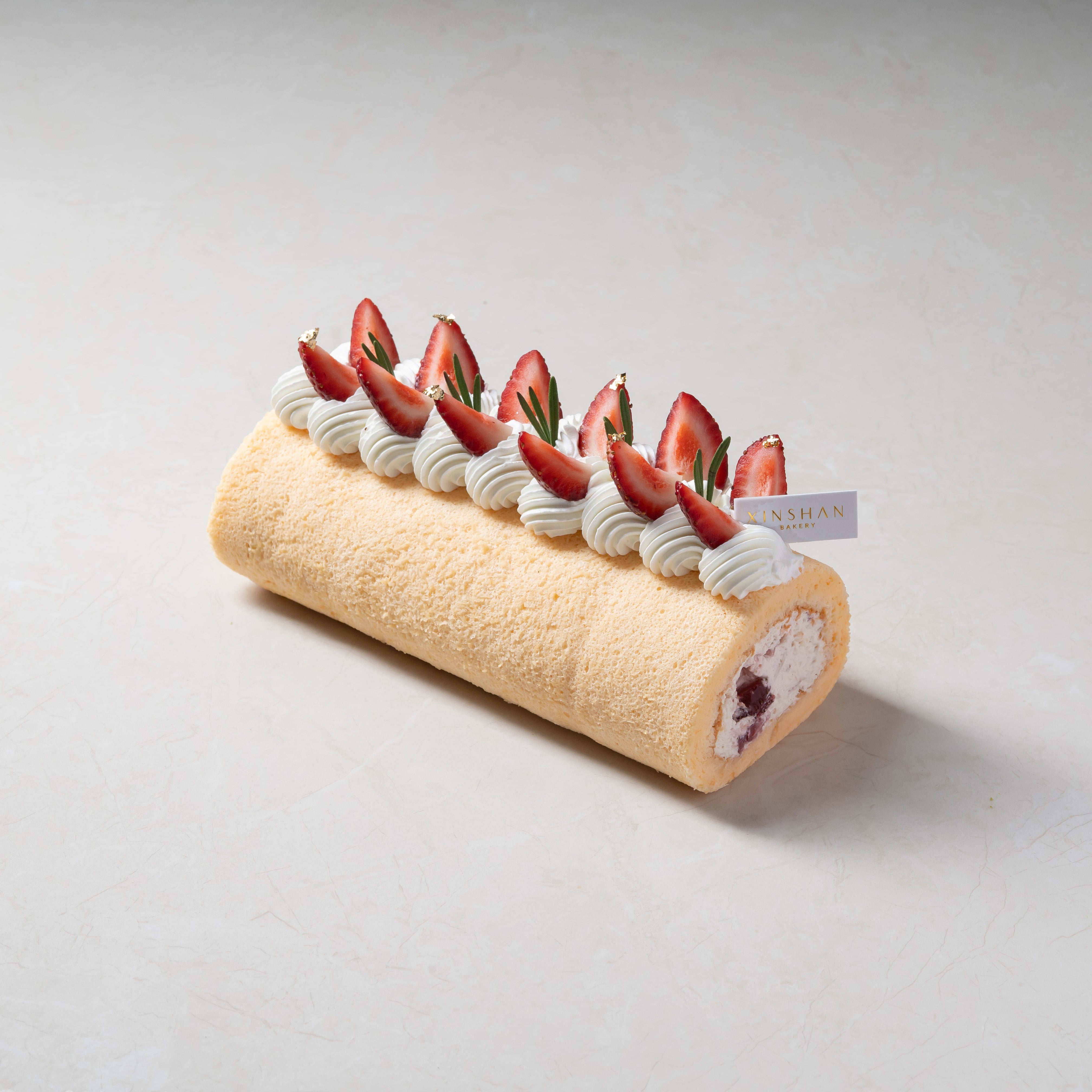 Strawberry seinyu roll – Xinshan Bakery